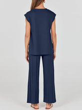 Load image into Gallery viewer, Masterpiece Top and Pants Knit Set