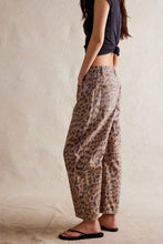 Load image into Gallery viewer, Laid Back Wide Leg Jeans with Pockets