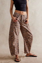 Load image into Gallery viewer, Laid Back Wide Leg Jeans with Pockets