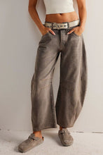 Load image into Gallery viewer, Laid Back Wide Leg Jeans with Pockets