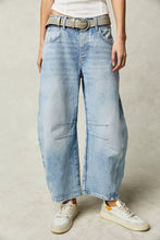 Load image into Gallery viewer, Laid Back Wide Leg Jeans with Pockets
